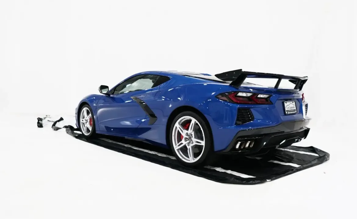 18' Signature Series Indoor CarCapsule w/Road Emblazoned Floor Includes Intellicharger (CS18F)