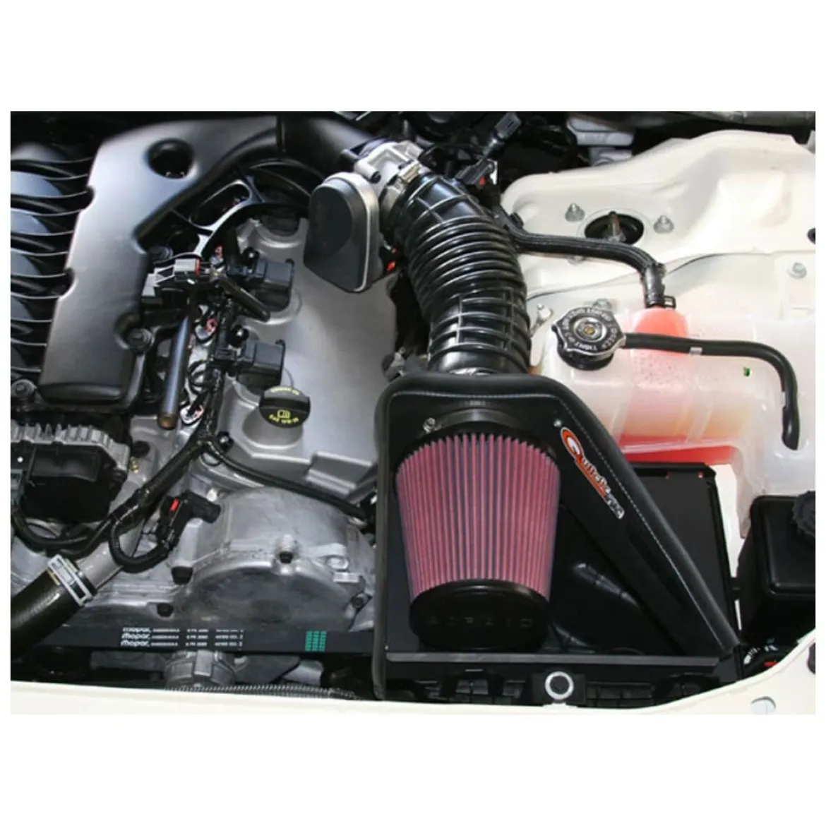 AIRAID 2005-2008 Dodge Magnum / Chrysler 300C 3.5L V6 Performance Air Intake System (AIR350-171)