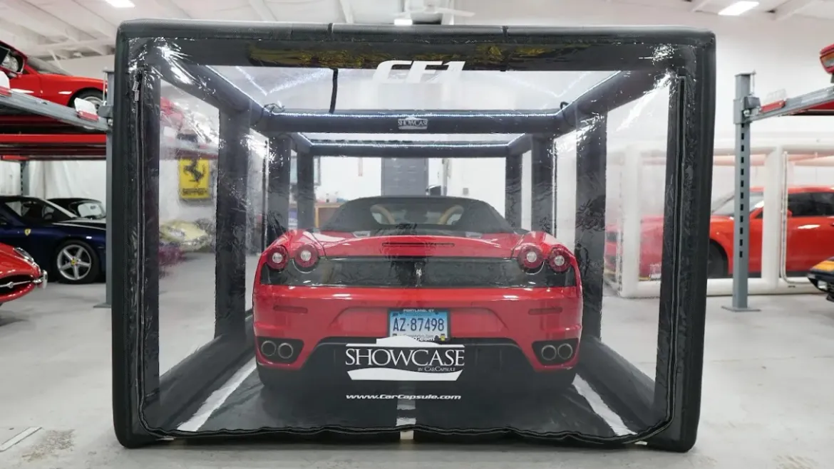 CarCapsule 18' CF1 Series Showcase Carbon Fiber w/Road Emblazoned Floor includes Intellicharger/Led Kit (CCSH18CF1)