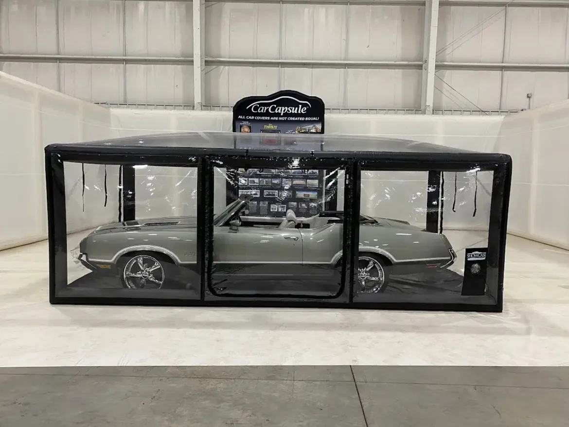 CarCapsule 18' Showcase Black Drive Thru Indoor (CCSH18DRIVETHRU)