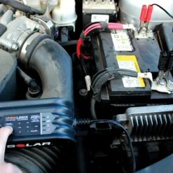 Clore Automotive 4.0 Amp 6/12V Battery Charger / Maintainer (PL2140)