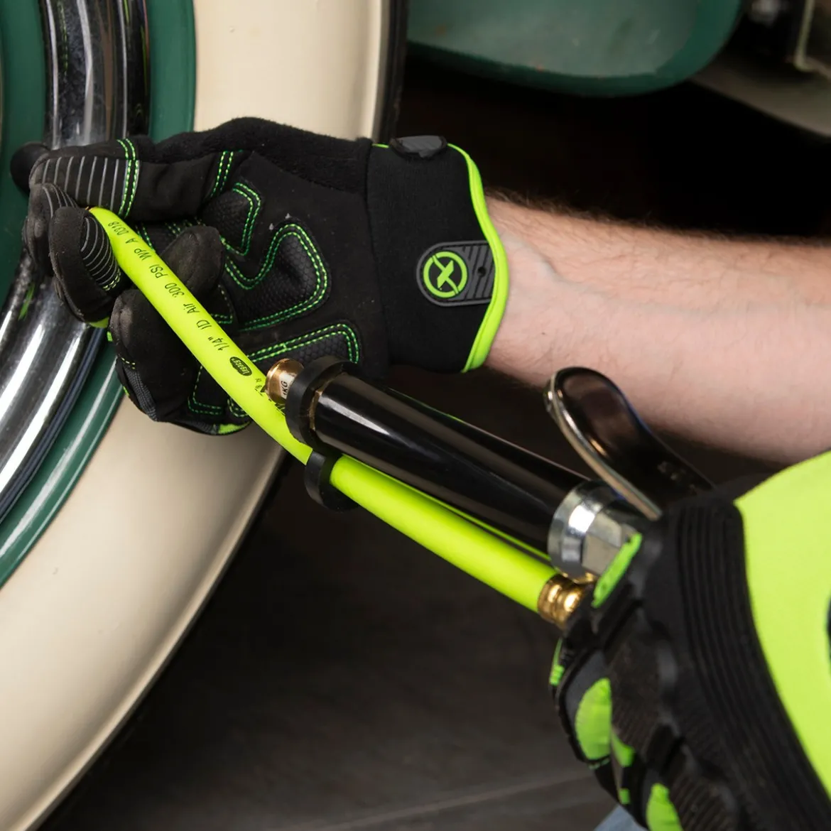 Flexzilla Straight-On Tapered Chuck Inflator with 12-Inch Hose (AL2000FZ)