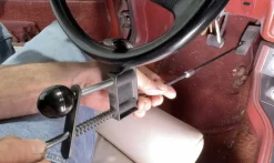Lisle Adjustable Throttle Pedal Holder (49010)