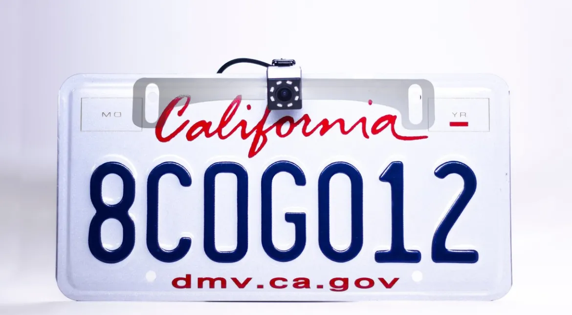 Master Tailgaters Small License Plate Frame Backup or Front Camera with 8 IR LED Night Vision (MC-L3)