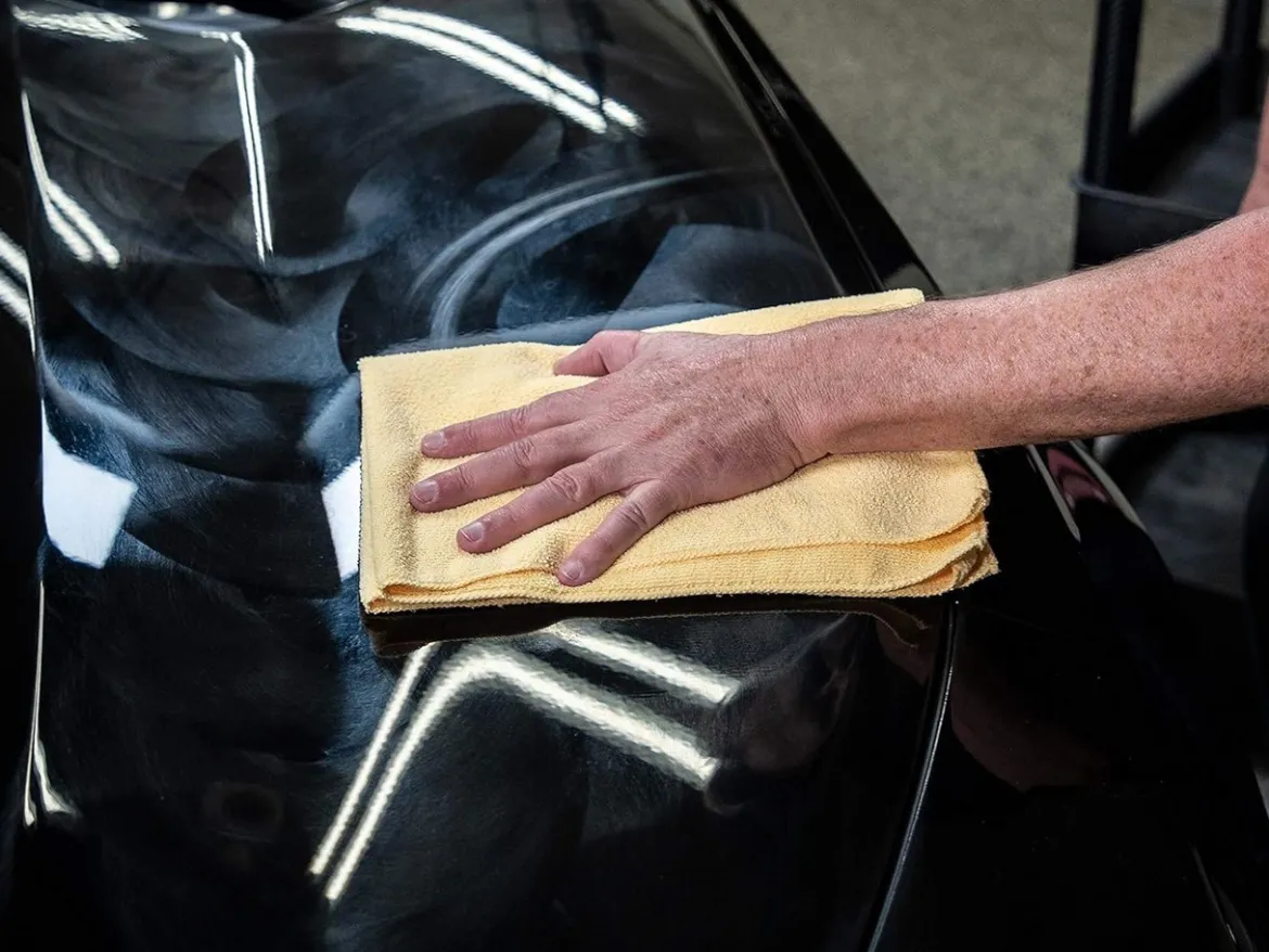 Meguiar's Hi-Tech Yellow Wax Gallon Liquid Car Wax (M2601)